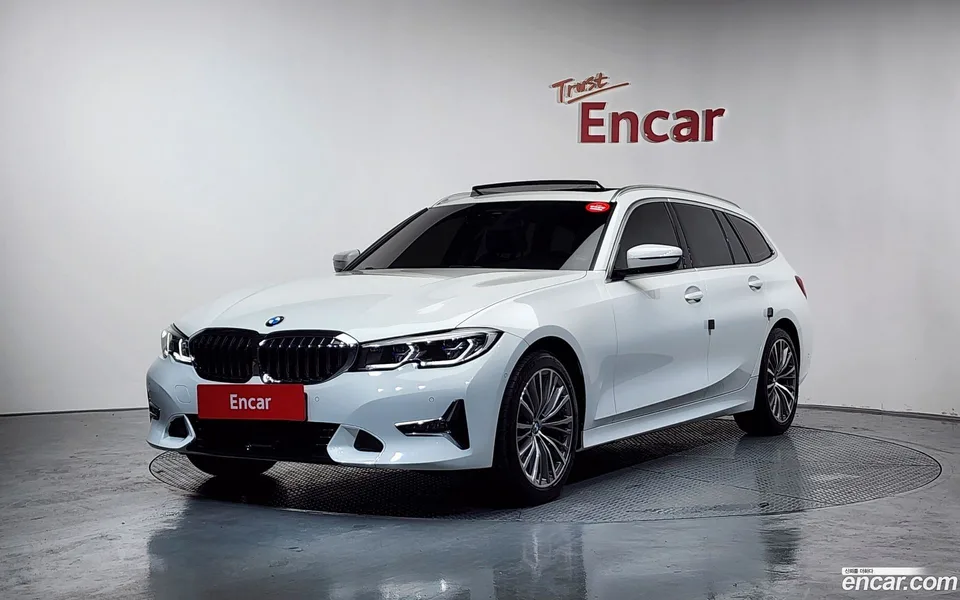 BMW 3 Series 320i 2022 — фото 1, купить с доставкой в Москву