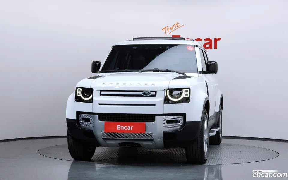 Land Rover Defender 110 D300 HSE 2023 — миниатюра 3