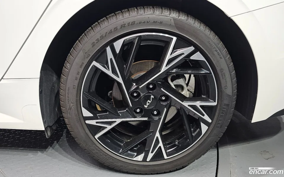 Kia K5 Hybrid 2023 — миниатюра 5