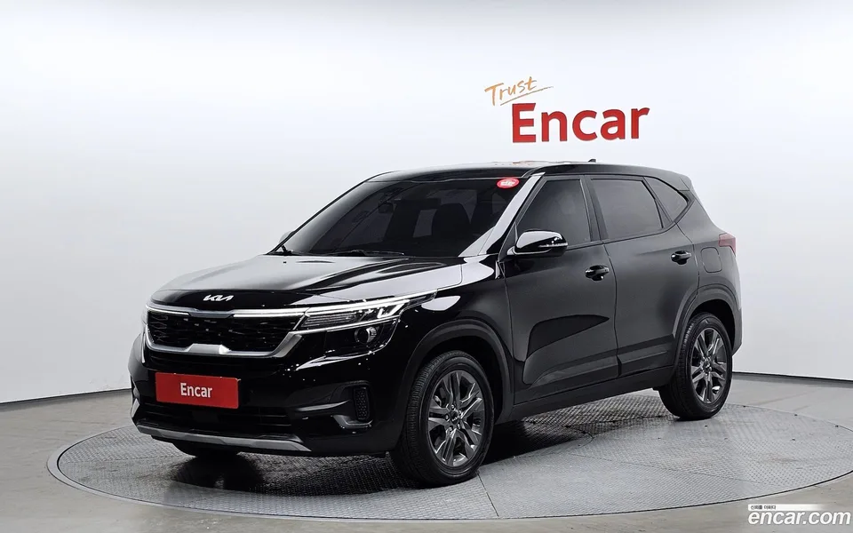 Kia Seltos 1.6 2WD 2022 — фото 1, купить с доставкой в Москву