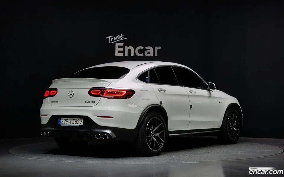 Mercedes-Benz GLC-Class AMG GLC43 4MATIC 2023 — миниатюра 2