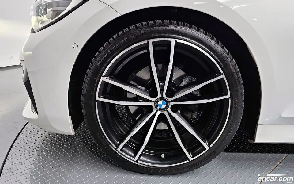 BMW 3 Series 320i M 2022 — миниатюра 5
