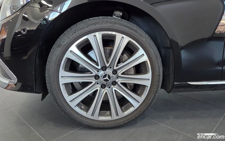 Mercedes-Benz E-Class E350 4MATIC 2023 — миниатюра 5