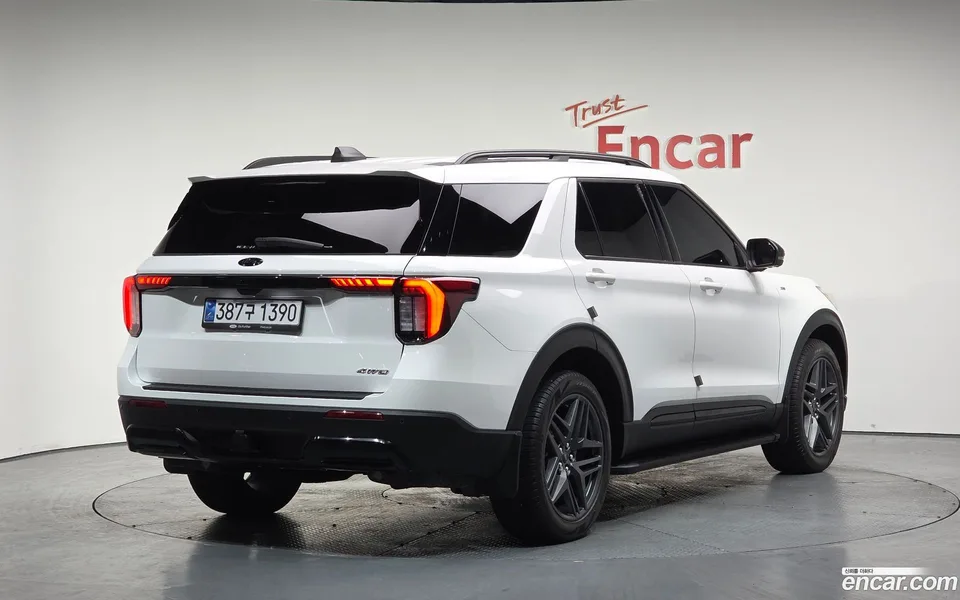 Ford Explorer 2.3 ST- 4WD 2025 — миниатюра 2