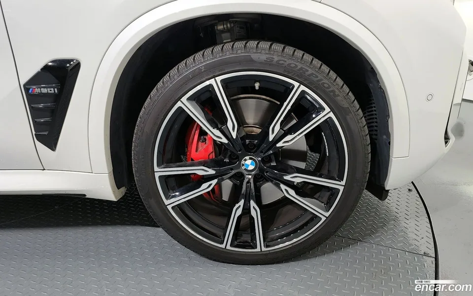 BMW X5 M60i 2024 — миниатюра 5