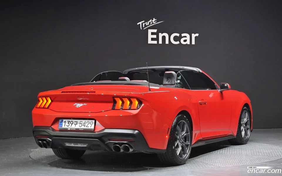 Ford Mustang 2.3 2024 — миниатюра 2