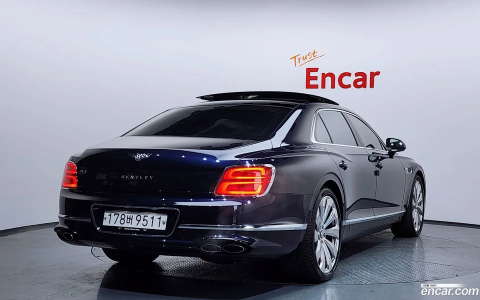 Bentley Flying Spur 4.0 2022 — миниатюра 2