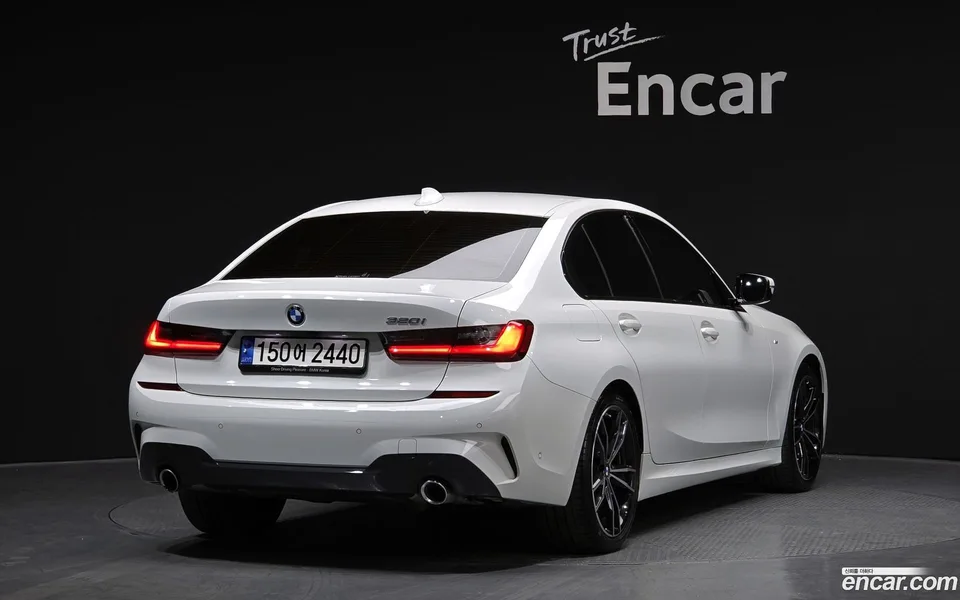 BMW 3 Series 320i M 2022 — миниатюра 2