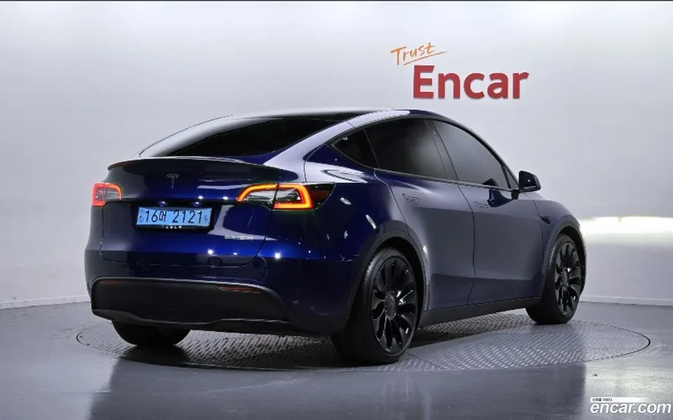 Tesla Model Y AWD 2022 — миниатюра 5