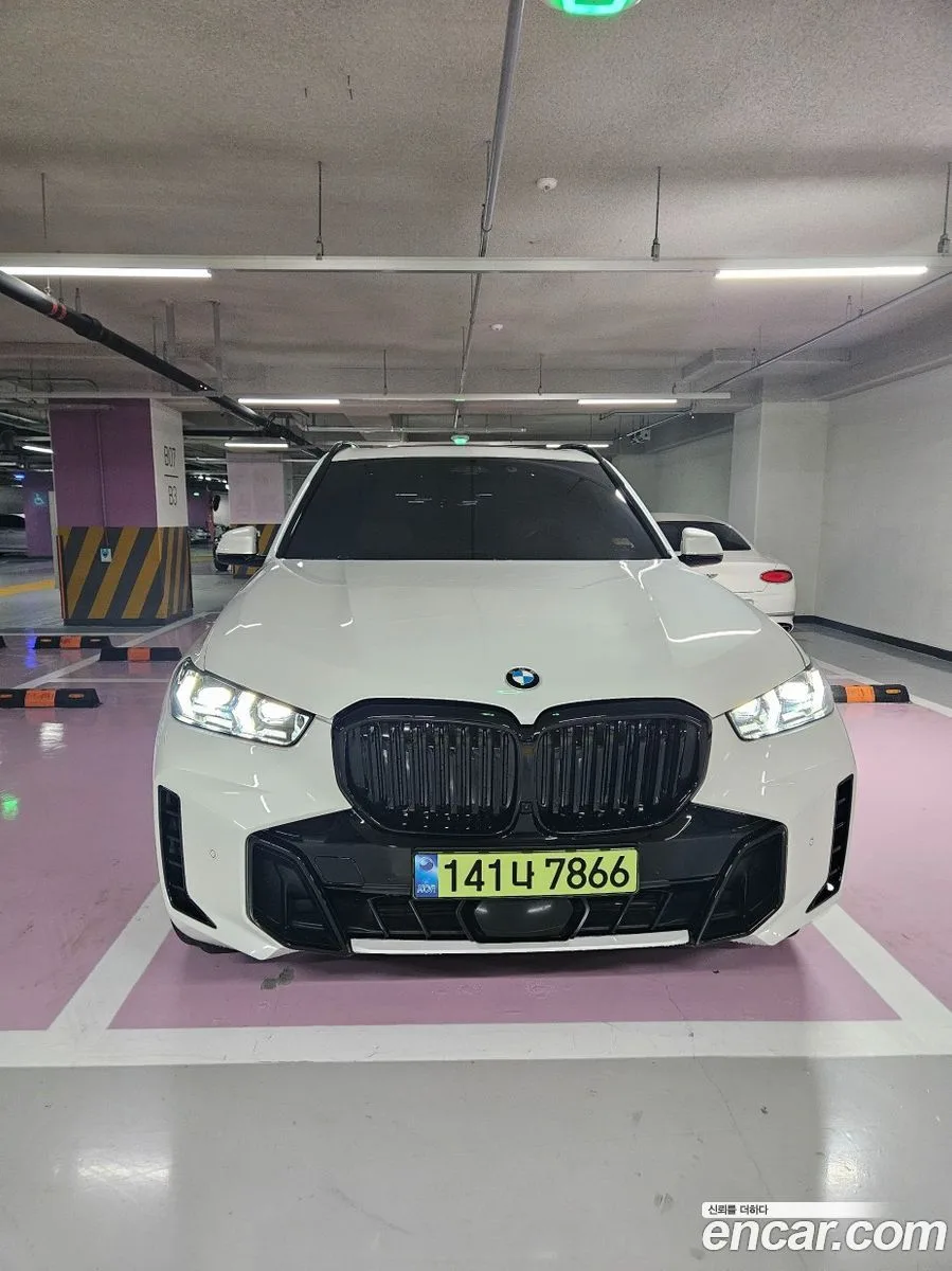 BMW X5 (G05) xDrive 40i M 2024 — фото 1, купить с доставкой в Москву
