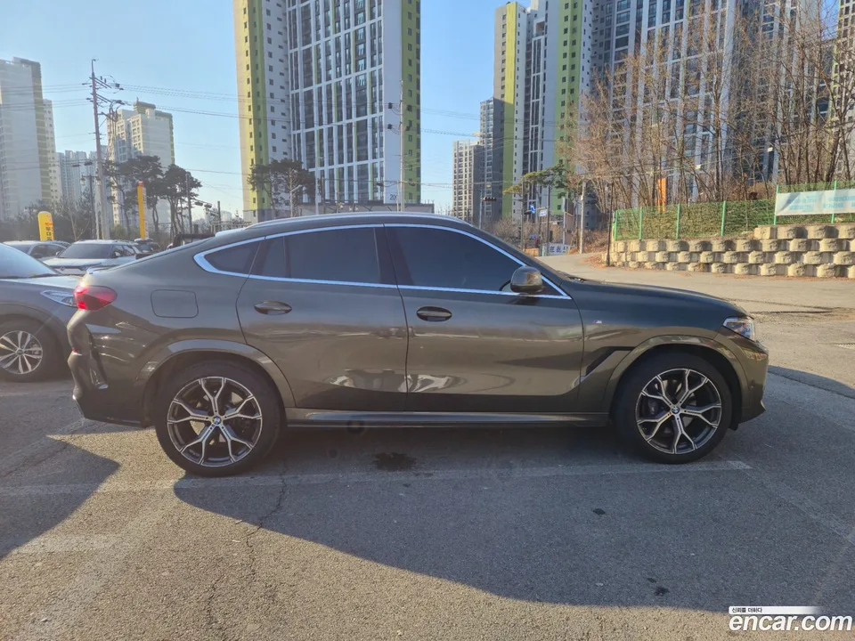 BMW X6 xDrive30d M 2023 — миниатюра 2