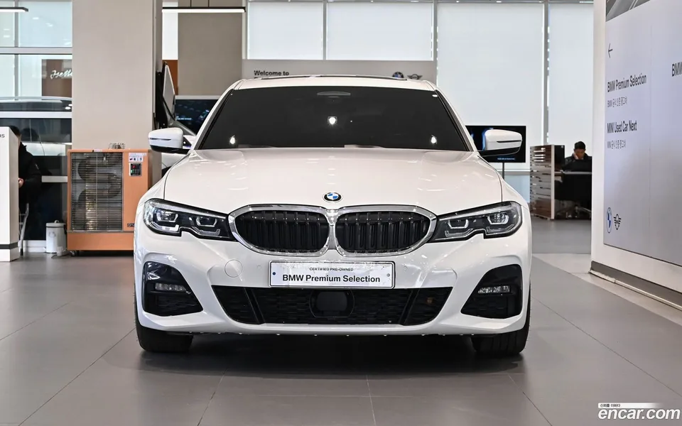 BMW 3 Series 320i M 2022 — миниатюра 2