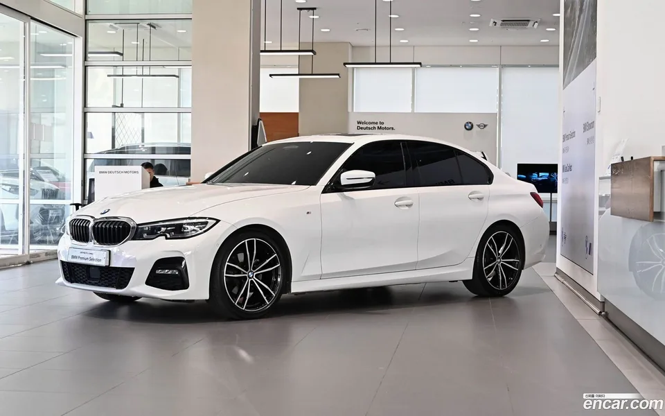 BMW 3 Series 320i M 2022 — фото 1, купить с доставкой в Москву