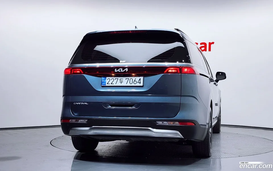 Kia Carnival 7 2023 — миниатюра 4