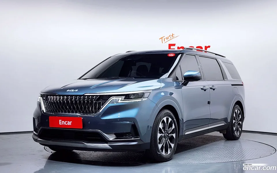 Kia Carnival 7 2023 — фото 1, купить с доставкой в Москву