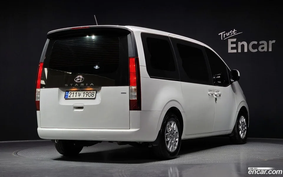 Hyundai Staria 4WD 9 2022 — миниатюра 2