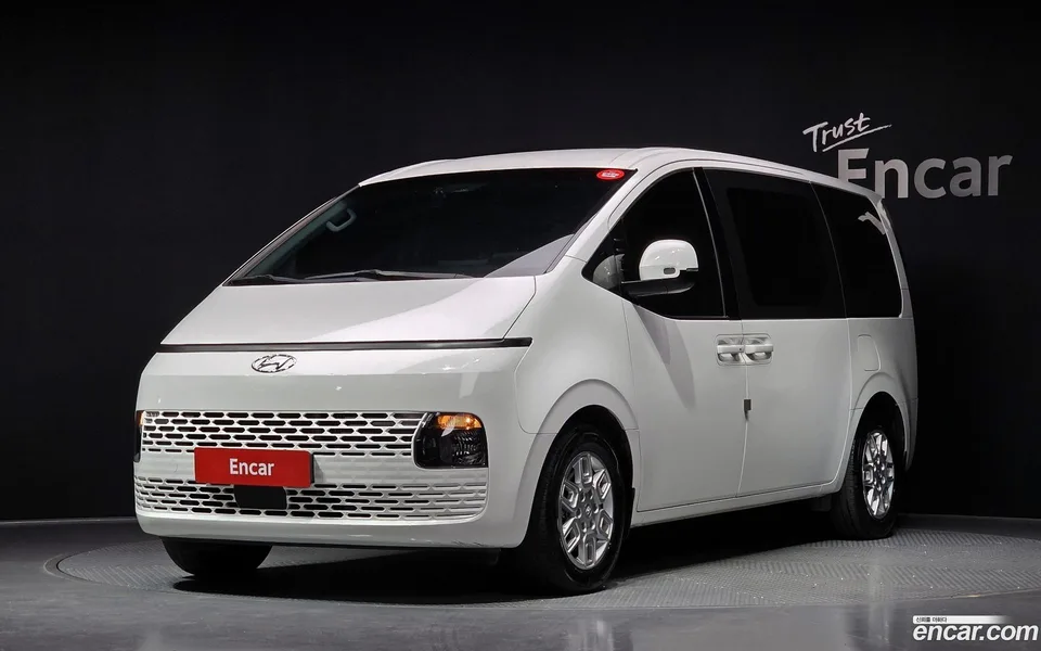Hyundai Staria 4WD 9 2022 — фото 1, купить с доставкой в Москву