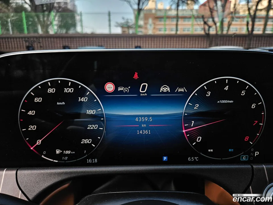 Mercedes-Benz E-Class E300 4MATIC 2025 — миниатюра 3