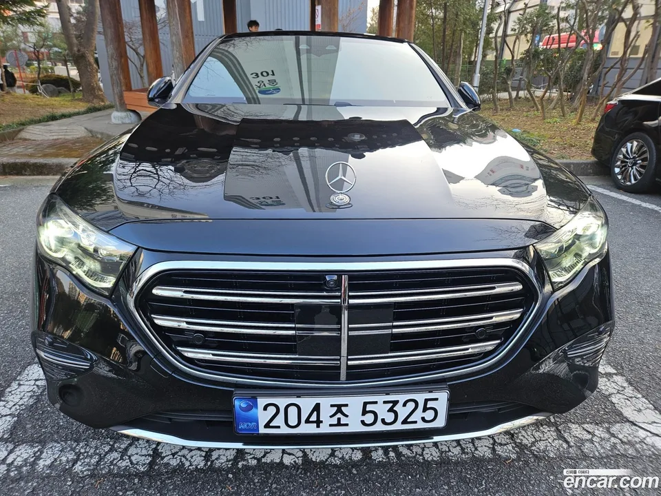 Mercedes-Benz E-Class E300 4MATIC 2025 — фото 1, купить с доставкой в Москву
