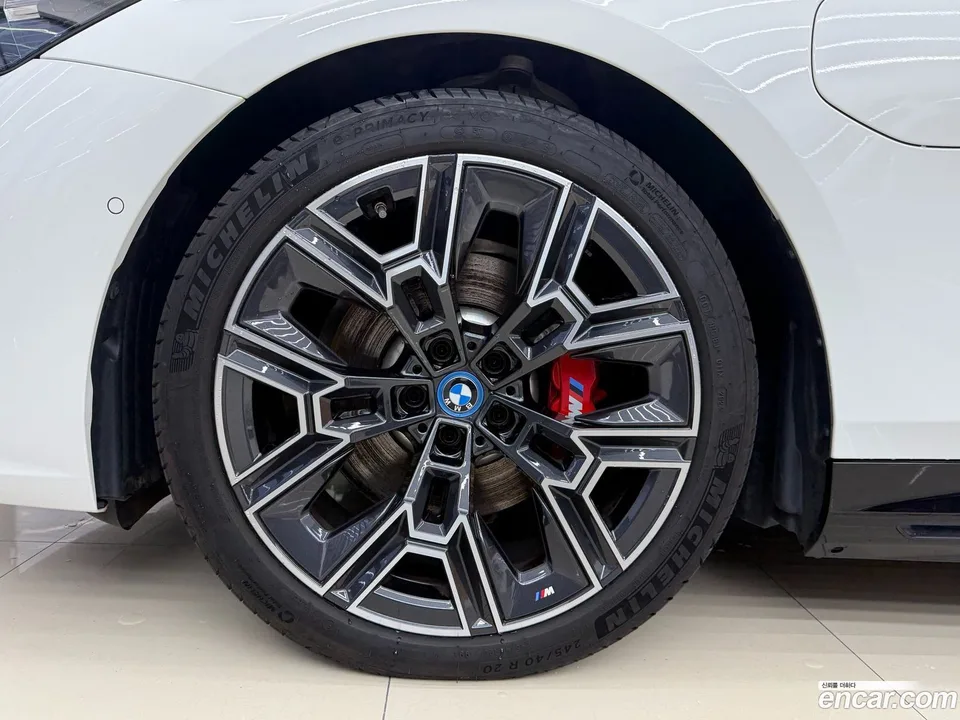 BMW 5 Series 530e M 2024 — миниатюра 4