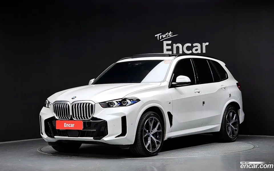 BMW X5 xDrive 40i M 2024 — фото 1, купить с доставкой в Москву