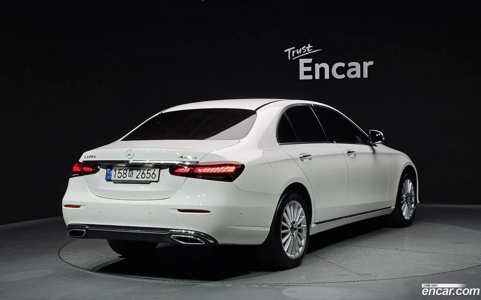 Mercedes-Benz E-Class E220d 4MATIC 2022 — миниатюра 2