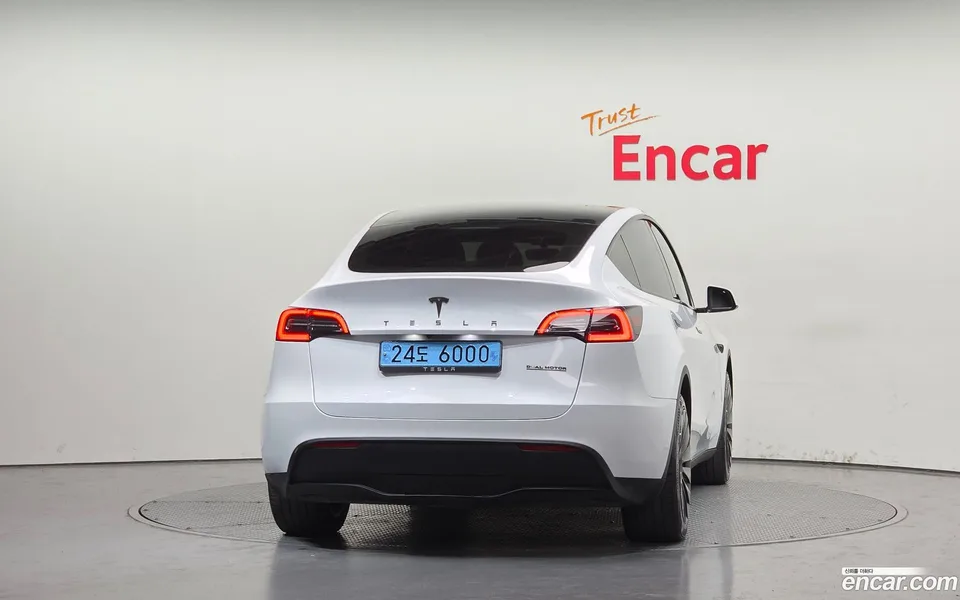 Tesla Model Y RWD 2023 — миниатюра 4