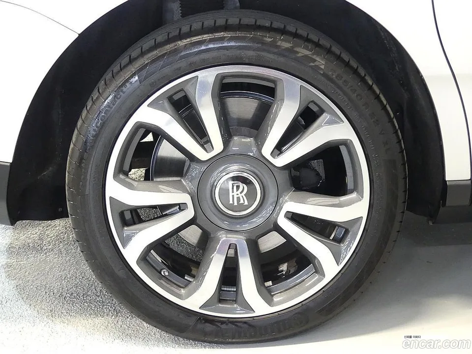 Rolls-Royce Cullinan 6.7 V12 2023 — миниатюра 4