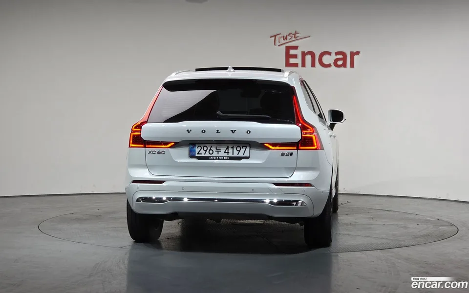 Volvo XC60 B5 2025 — миниатюра 4