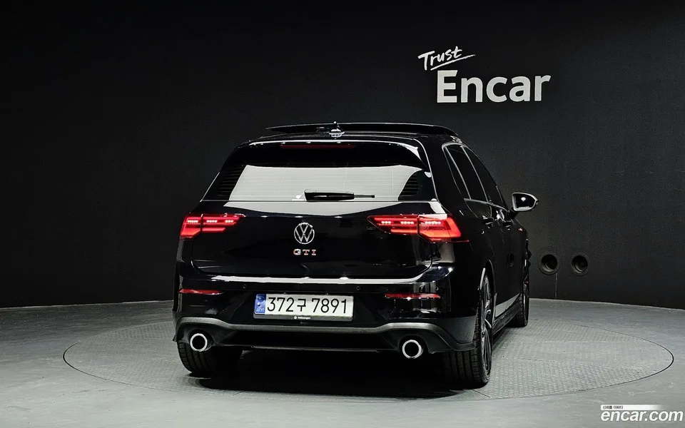 Volkswagen Golf 2.0 GTI 2023 — миниатюра 4