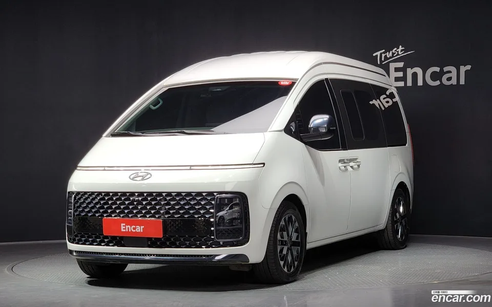 Hyundai Staria 4WD 9 2022 — фото 1, купить с доставкой в Москву