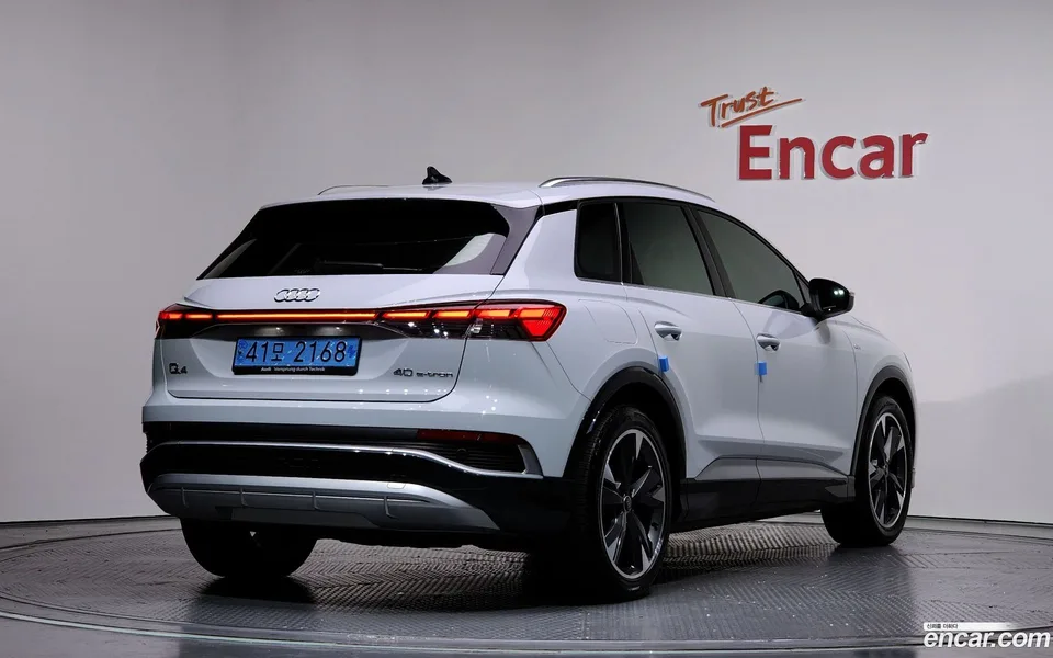Audi Q4 e-tron 40 2023 — миниатюра 2