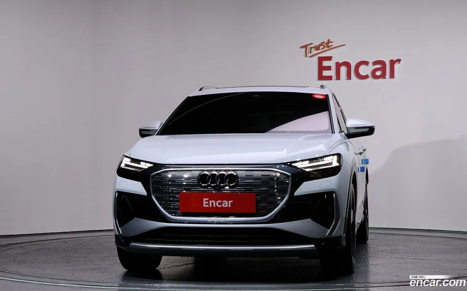 Audi Q4 e-tron 40 2023 — миниатюра 3