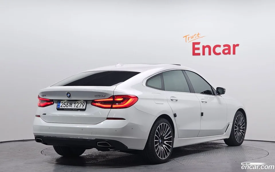 BMW 6 Series GT 620d 2022 — миниатюра 2