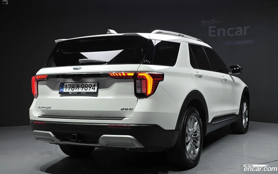 Ford Explorer 2.3 4WD 2024 — миниатюра 2