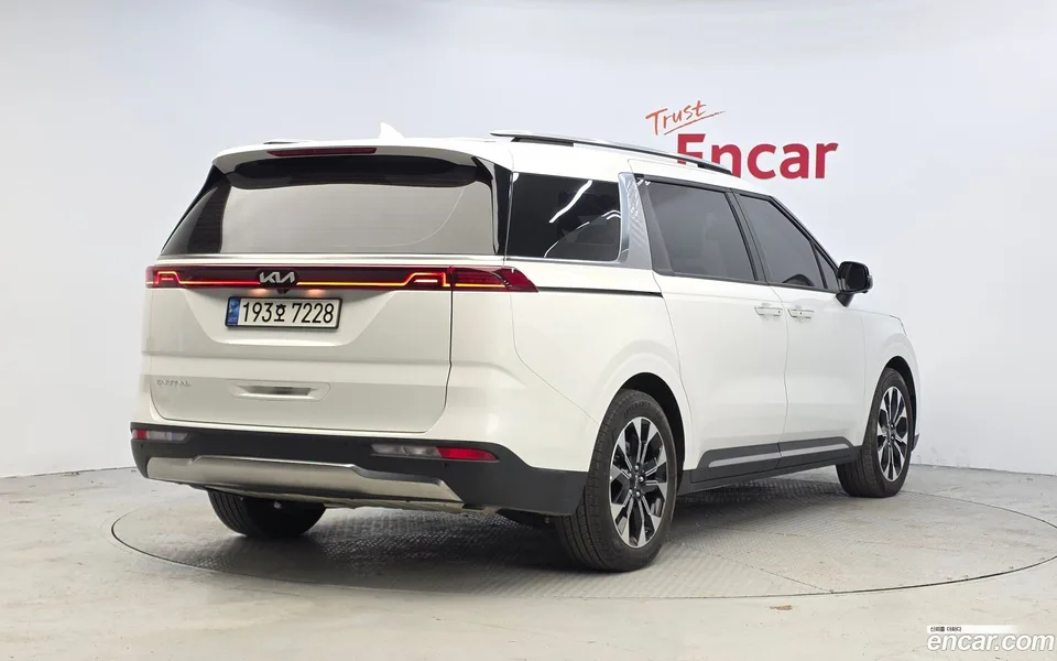 Kia Carnival 9 2022 — миниатюра 2