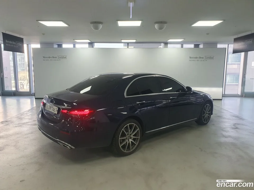 Mercedes-Benz E-Class E300e 4MATIC 2022 — миниатюра 2