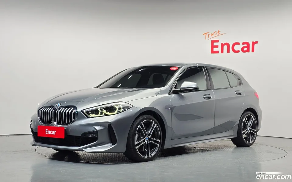 BMW 1 Series 120i M 2024 — фото 1, купить с доставкой в Москву