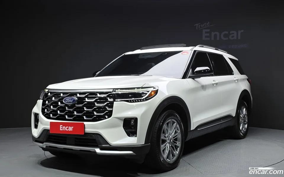 Ford Explorer 2.3 4WD 2024 — фото 1, купить с доставкой в Москву