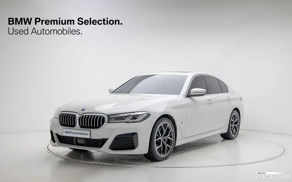 BMW 5 Series 530i M 2022 — фото 1, купить с доставкой в Москву