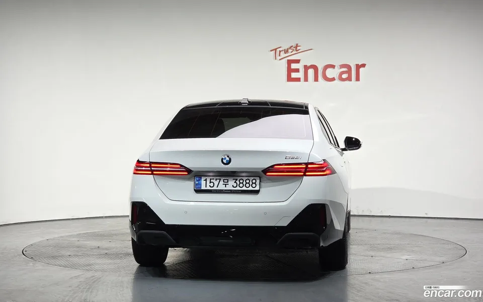 BMW 5 Series 520i M 2024 — миниатюра 4