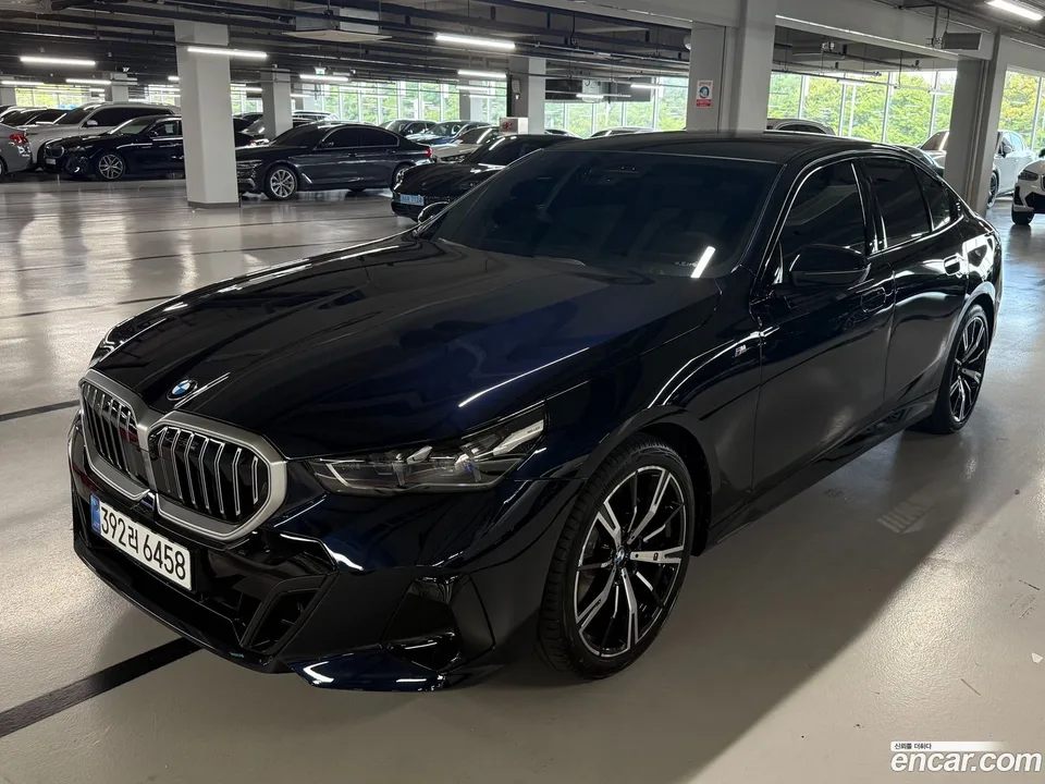 BMW 5 Series 530i xDrive M 2025 — миниатюра 2