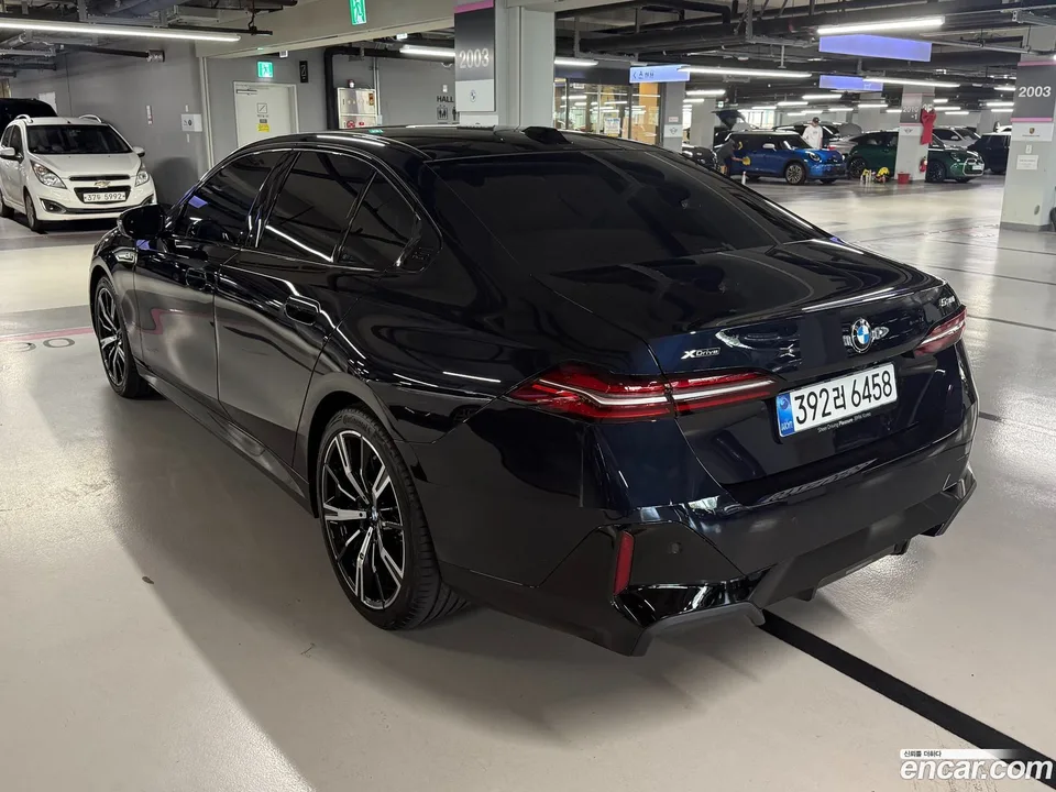 BMW 5 Series 530i xDrive M 2025 — миниатюра 5