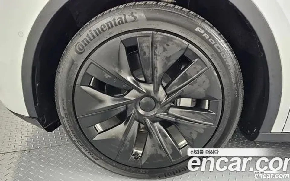 Tesla Model Y AWD 2022 — миниатюра 5