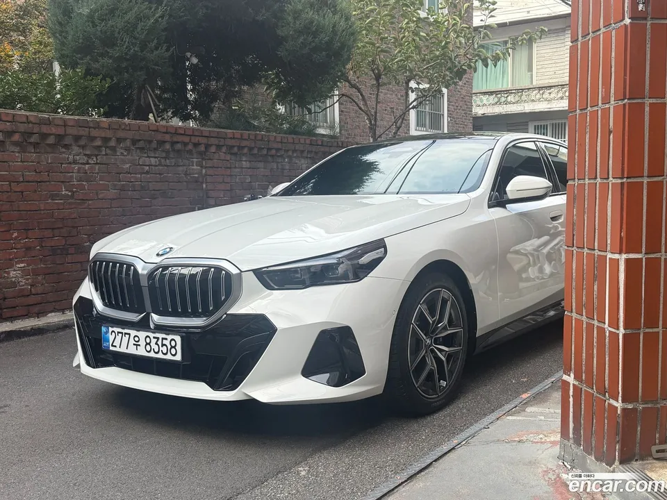 BMW 5 Series 520i M 2025 — миниатюра 2