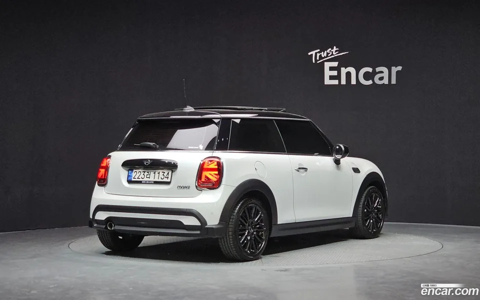 MINI Cooper 2023 — миниатюра 2