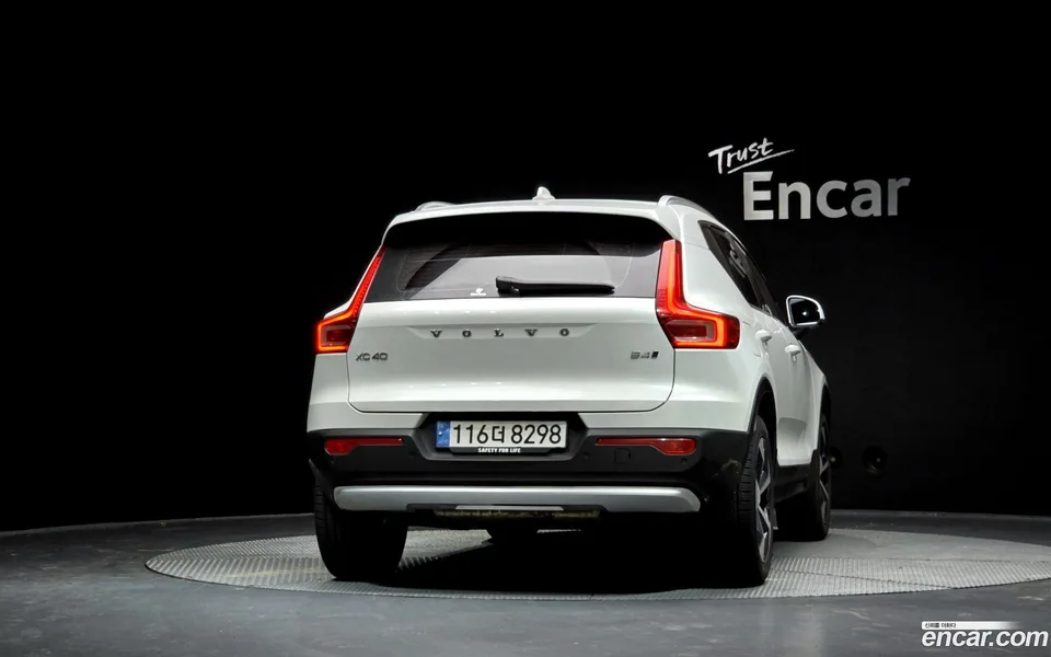Volvo XC40 B4 2024 — миниатюра 4