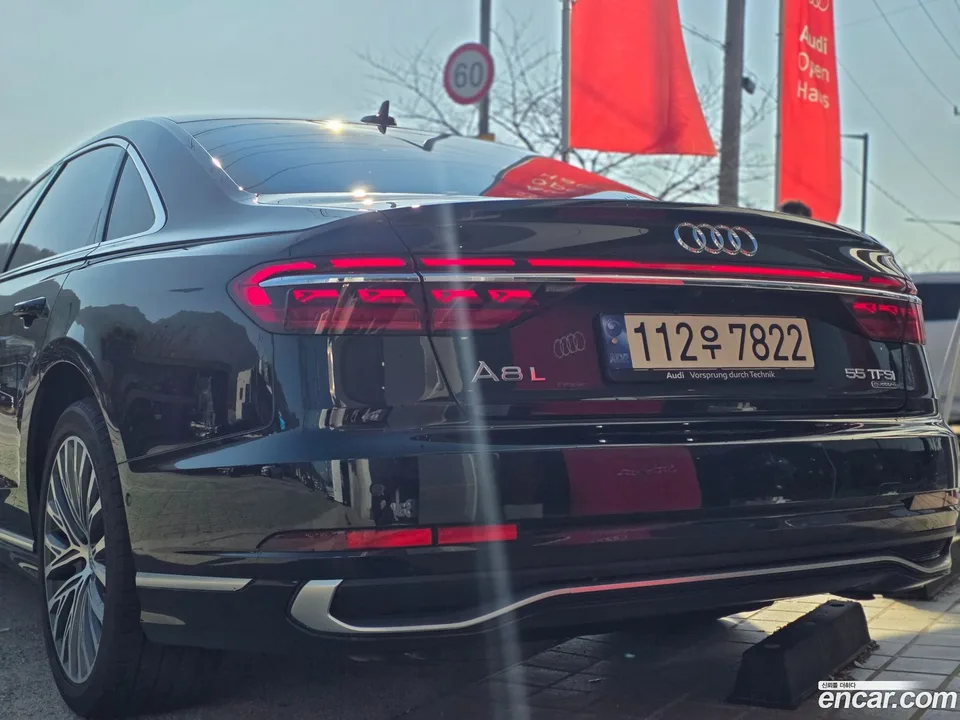 Audi A8 55 TFSI LWB 2022 — миниатюра 2