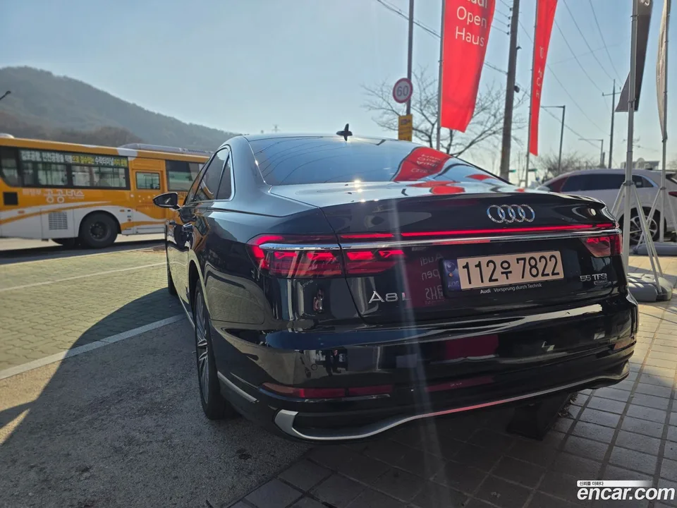 Audi A8 55 TFSI LWB 2022 — миниатюра 4