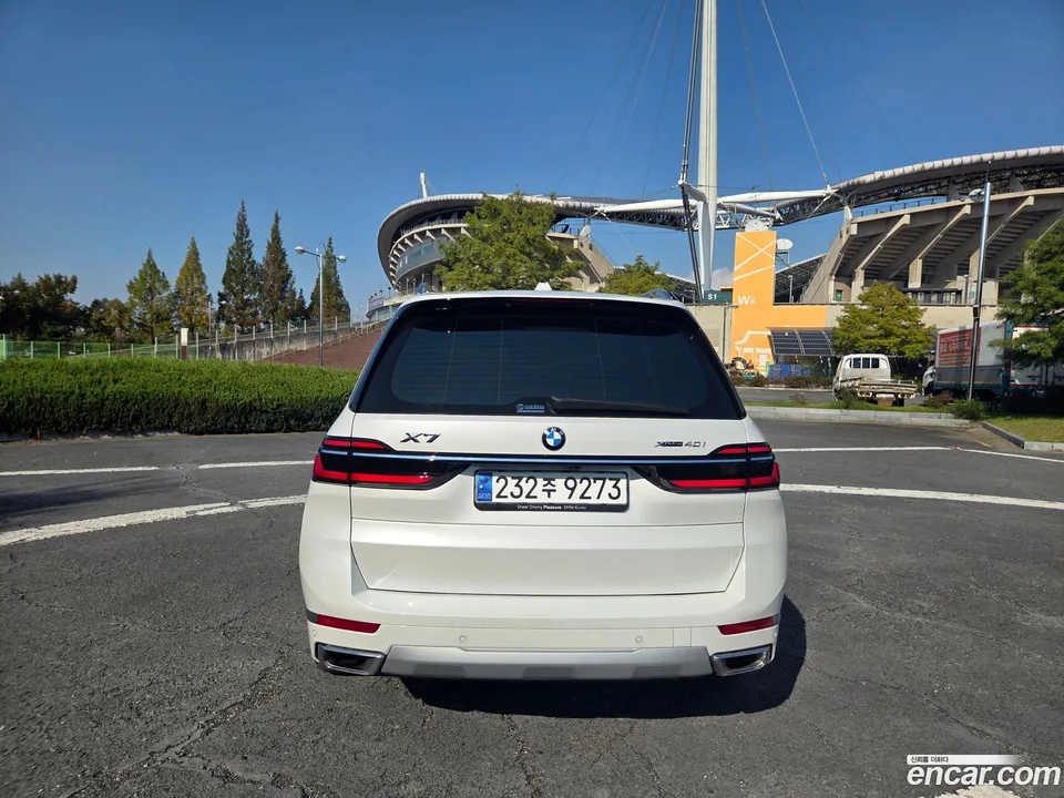 BMW X7 xDrive 40i 7 2025 — миниатюра 2